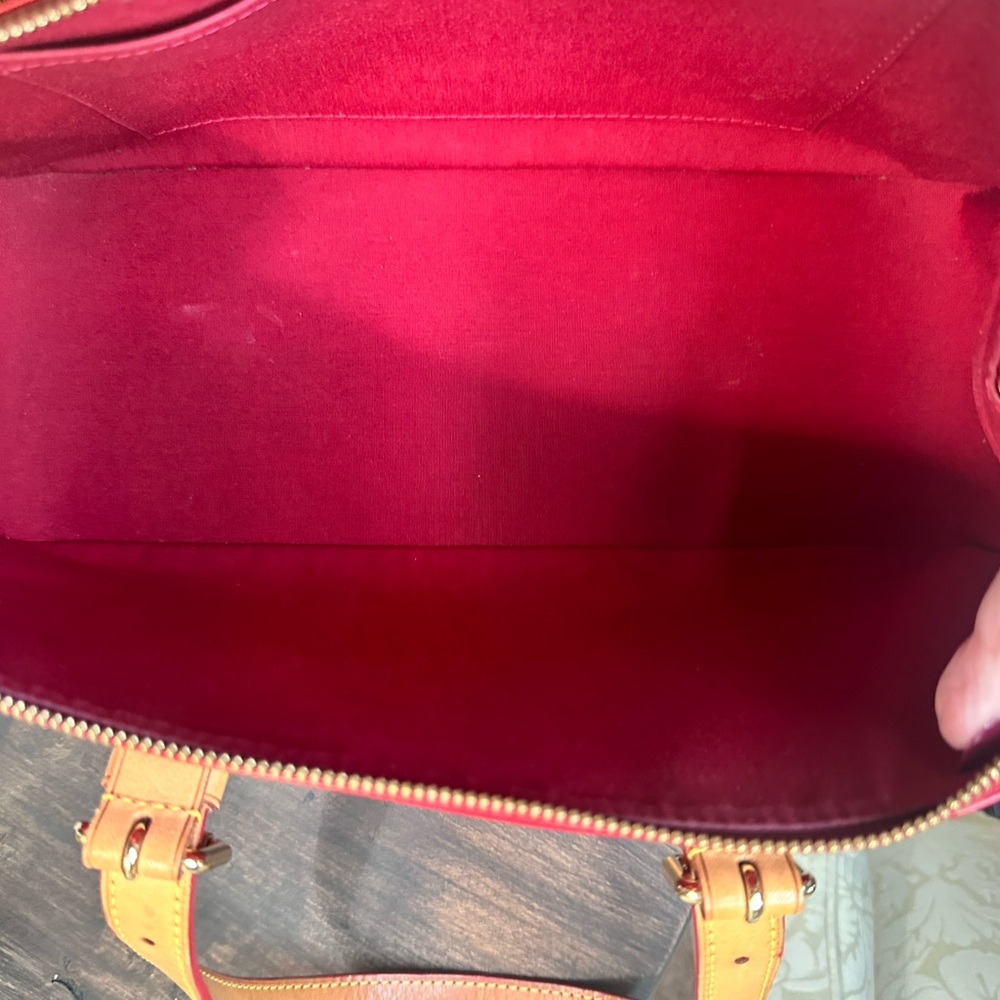 Louis Vuitton Red Patent Leather Shoulder Bag - Picture 4 of 16